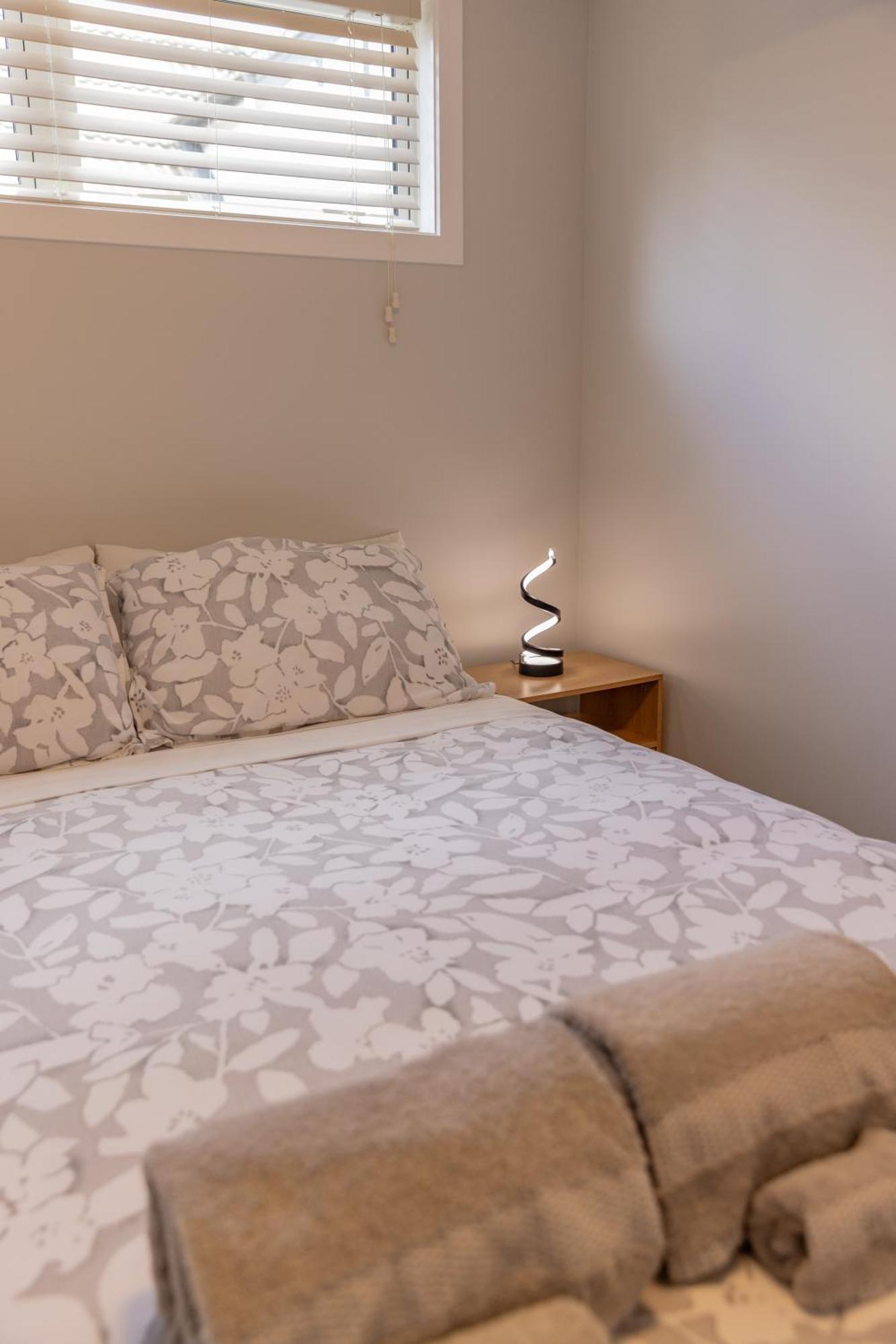Back Garden Flat With Free On Street Parking And Fiber Wifi - 15 Mins To Ferry, Stadium, Cbd Веллингтон Экстерьер фото