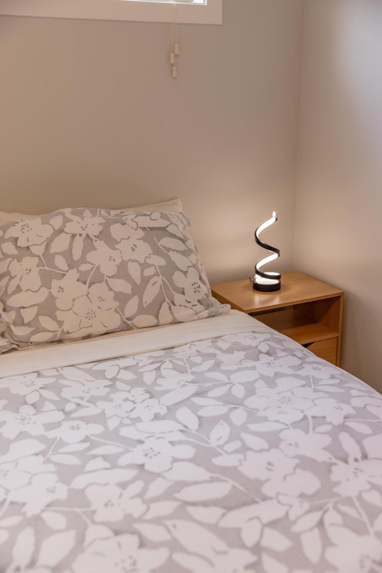 Back Garden Flat With Free On Street Parking And Fiber Wifi - 15 Mins To Ferry, Stadium, Cbd Веллингтон Экстерьер фото
